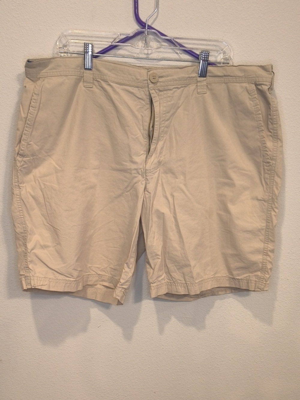 Columbia Mens Beige Flat-Front Chino Shorts 40w